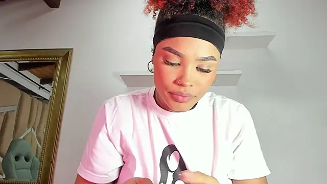 Snapshot of naia_blessed chatting on February 19, 2025, 7:16 pm naia blessed online show from February 19, 2025, 7:16 pm