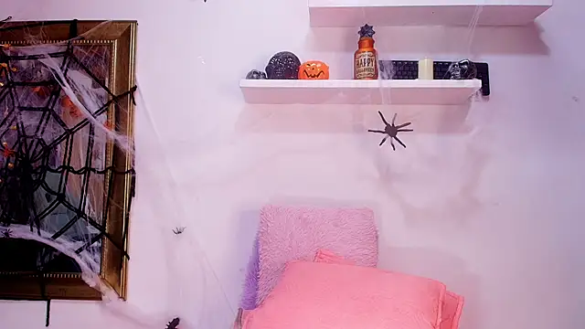 Snapshot of naia_blessed chatting on October 21, 2025, 7:14 pm naia blessed online show from October 21, 2025, 7:14 pm