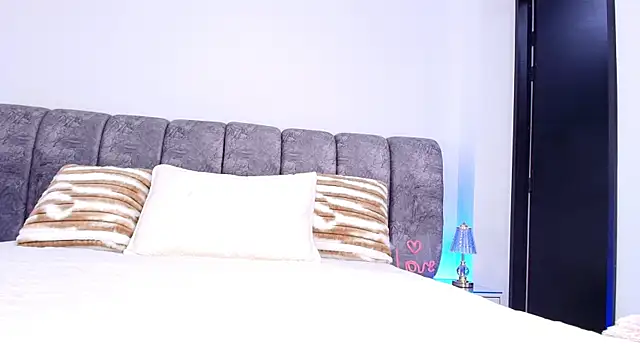 Snapshot of naia_blessed chatting on November 21, 2025, 7:12 pm naia blessed online show from November 21, 2025, 7:12 pm