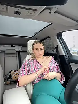 Snapshot of Bondgirl_013 chatting on January 20, 2025, 7:58 am Bondgirl 013 online show from January 20, 2025, 7:58 am