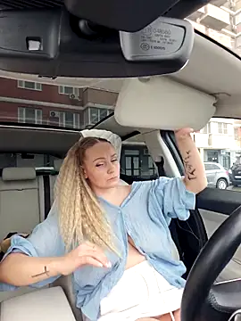 Snapshot of Bondgirl_013 chatting on October 15, 2025, 11:10 am Bondgirl 013 online show from October 15, 2025, 11:10 am