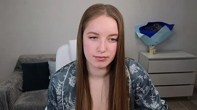 Snapshot of EvaMaddison chatting on December 29, 2024, 8:44 am EvaMaddison online show from December 29, 2024, 8:44 am