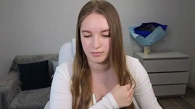 Snapshot of EvaMaddison chatting on January 8, 2025, 3:17 pm EvaMaddison online show from January 8, 2025, 3:17 pm