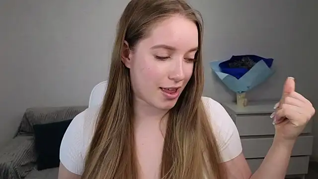 Snapshot of EvaMaddison chatting on January 11, 2025, 9:57 am EvaMaddison online show from January 11, 2025, 9:57 am