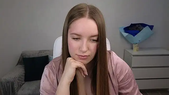 Snapshot of EvaMaddison chatting on January 14, 2025, 6:34 am EvaMaddison online show from January 14, 2025, 6:34 am