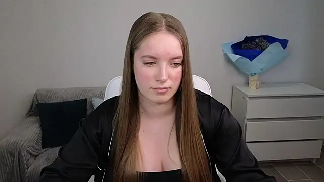 Snapshot of EvaMaddison chatting on February 6, 2025, 8:50 am EvaMaddison online show from February 6, 2025, 8:50 am