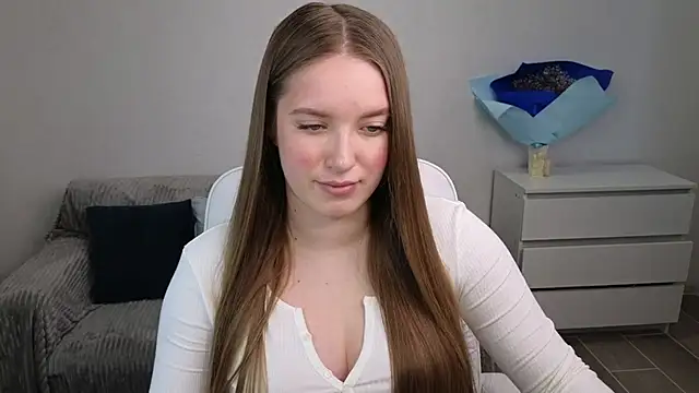 Snapshot of EvaMaddison chatting on February 8, 2025, 6:01 am EvaMaddison online show from February 8, 2025, 6:01 am