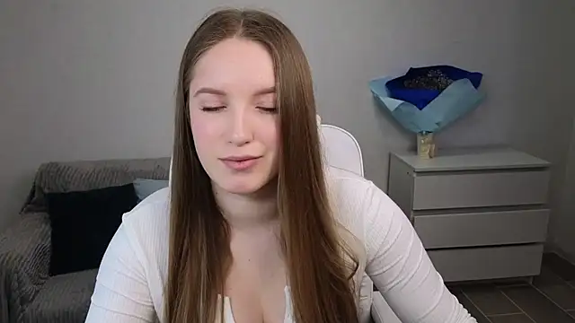 Snapshot of EvaMaddison chatting on February 13, 2025, 4:43 am EvaMaddison online show from February 13, 2025, 4:43 am