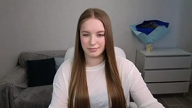 Snapshot of EvaMaddison chatting on February 27, 2025, 8:28 am EvaMaddison online show from February 27, 2025, 8:28 am