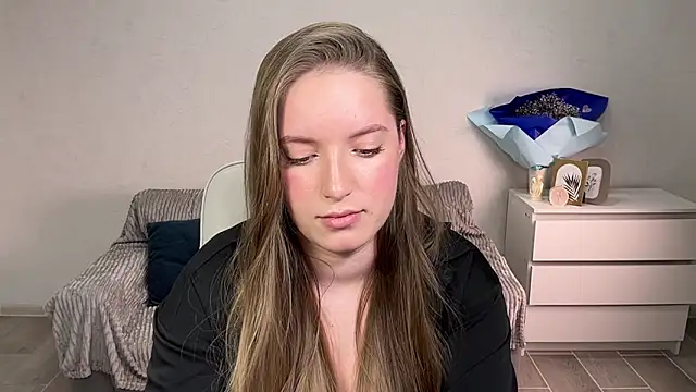 Snapshot of EvaMaddison chatting on September 12, 2025, 7:47 pm EvaMaddison online show from September 12, 2025, 7:47 pm