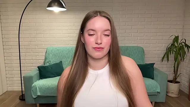 Snapshot of EvaMaddison chatting on October 28, 2025, 7:12 am EvaMaddison online show from October 28, 2025, 7:12 am