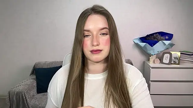 Snapshot of EvaMaddison chatting on November 14, 2025, 6:17 pm EvaMaddison online show from November 14, 2025, 6:17 pm