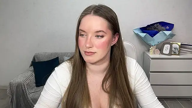 Snapshot of EvaMaddison chatting on November 16, 2025, 6:02 pm EvaMaddison online show from November 16, 2025, 6:02 pm