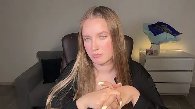 EvaMaddison online show from June 25, 2026, 9:08 pm