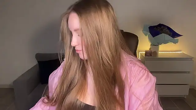 EvaMaddison online show from July 10, 2026, 6:10 pm