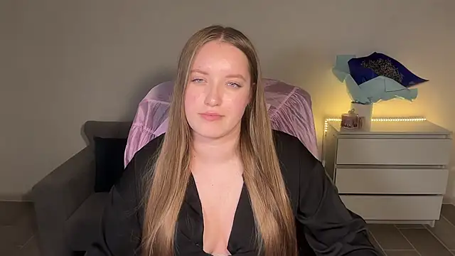 EvaMaddison online show from July 16, 2026, 10:16 pm