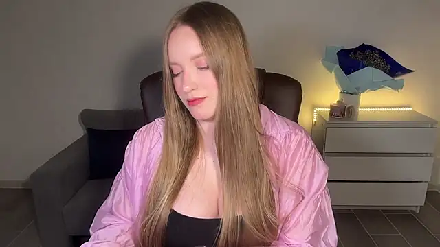 EvaMaddison online show from July 19, 2026, 10:13 pm