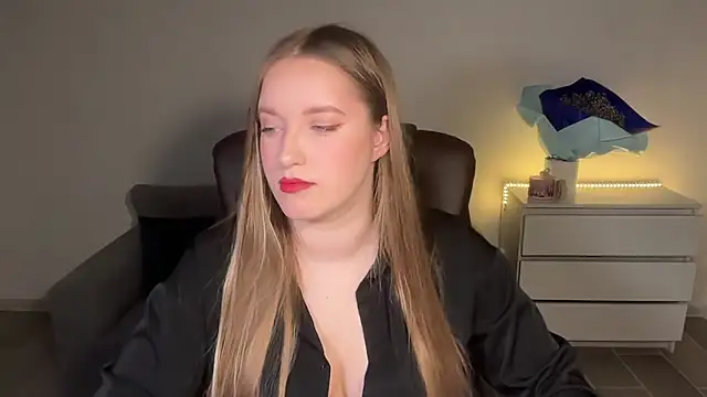 EvaMaddison online show from July 21, 2026, 10:34 pm