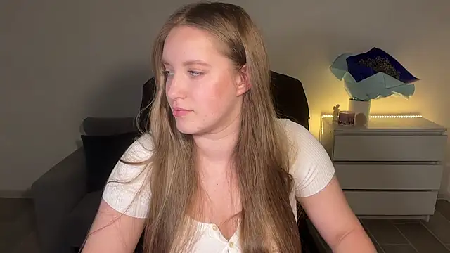 EvaMaddison online show from July 29, 2026, 11:03 pm