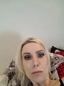 Snapshot of AureliaDoux chatting on March 15, 2025, 9:38 pm AureliaDoux online show from March 15, 2025, 9:38 pm