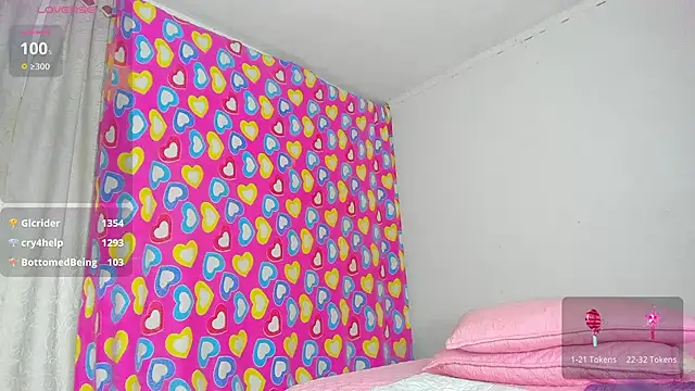 caroline tovar online show from February 3, 2025, 11:05 pm