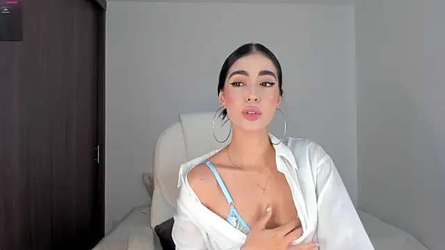 Snapshot of RebeccaBaxter chatting on February 28, 2025, 6:09 pm RebeccaBaxter online show from February 28, 2025, 6:09 pm