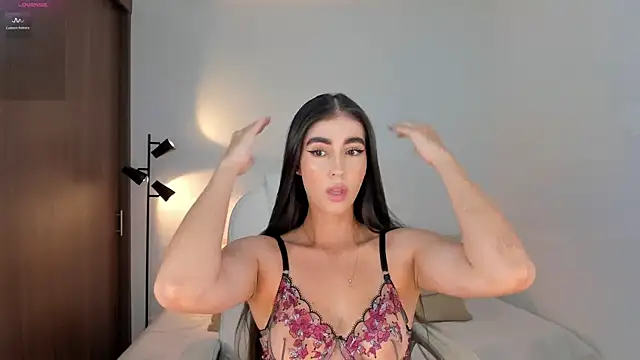 Snapshot of RebeccaBaxter chatting on March 25, 2026, 11:55 pm RebeccaBaxter online show from March 25, 2026, 11:55 pm