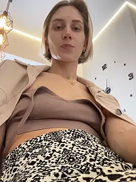 Snapshot of Feral_berry_8133 chatting on January 14, 2025, 9:45 am Feral berry 8133 online show from January 14, 2025, 9:45 am