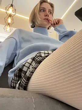 Snapshot of Feral_berry_8133 chatting on January 15, 2025, 7:15 am Feral berry 8133 online show from January 15, 2025, 7:15 am