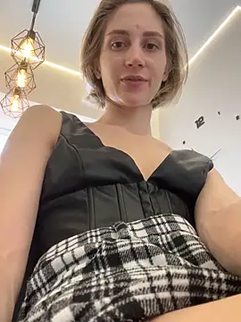 Snapshot of Feral_berry_8133 chatting on February 10, 2025, 11:57 am Feral berry 8133 online show from February 10, 2025, 11:57 am