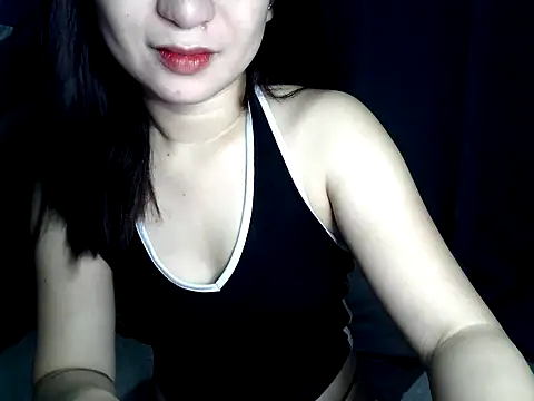 Snapshot of Mia_2022 chatting on May 19, 2026, 3:29 pm Mia 2022 online show from May 19, 2026, 3:29 pm