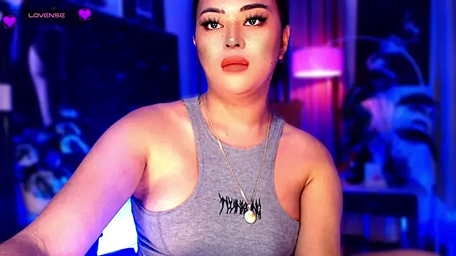 Thalia Cambridge online show from October 19, 2025, 3:07 am