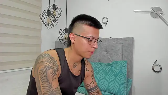 SIXXTOLOVE18 online show from March 3, 2026, 11:21 pm