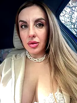 Kalli Fornia online show from October 23, 2025, 8:35 am