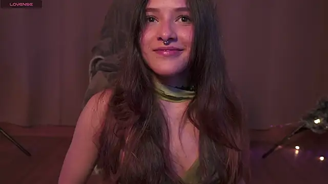 Snapshot of HannaMoom chatting on December 15, 2025, 9:41 pm HannaMoom online show from December 15, 2025, 9:41 pm