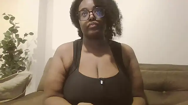 MissCC99 online show from April 12, 2026, 2:33 pm