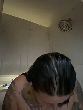 Snapshot of evacheers chatting on October 23, 2025, 6:39 pm evacheers online show from October 23, 2025, 6:39 pm