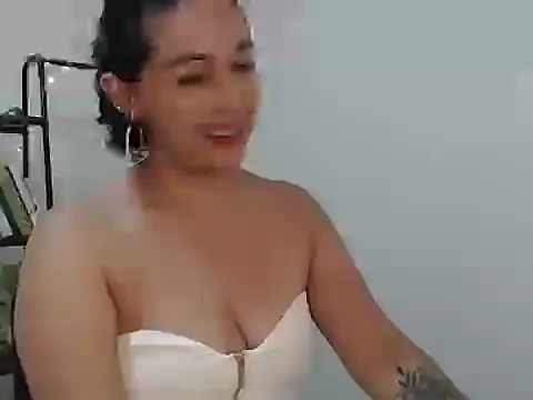 camii 7 online show from February 14, 2025, 9:32 pm