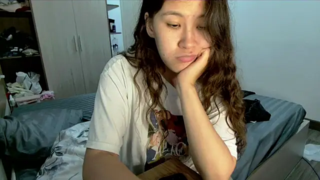 Snapshot of Riz_girl chatting on August 5, 2026, 4:10 pm Riz girl online show from August 5, 2026, 4:10 pm