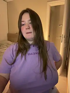 Snapshot of remirann_ chatting on December 10, 2024, 3:33 pm remirann online show from December 10, 2024, 3:33 pm