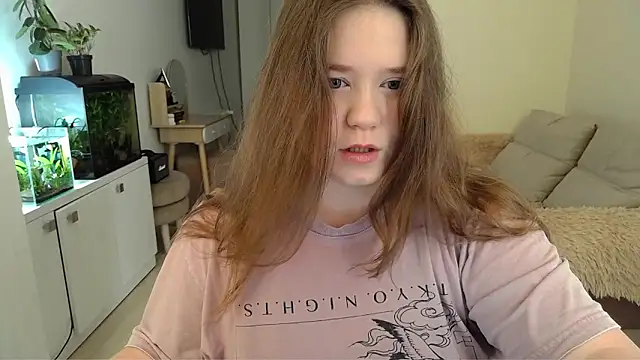 Snapshot of remirann_ chatting on March 14, 2025, 9:14 am remirann online show from March 14, 2025, 9:14 am