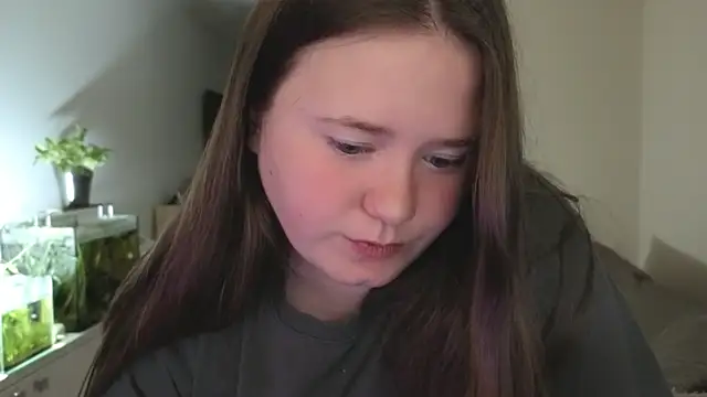 remirann  online show from May 9, 2026, 2:33 pm
