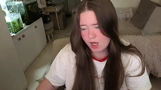 remirann  online show from May 10, 2026, 12:43 pm