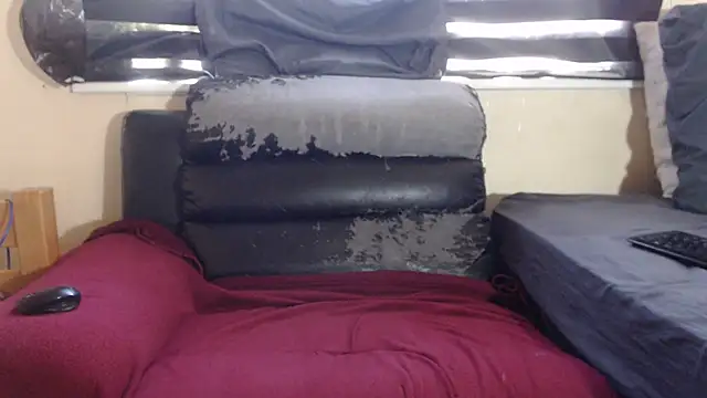 Sweetslender online show from October 7, 2025, 5:15 am