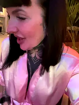 InkedBiitch online show from December 3, 2024, 8:06 pm