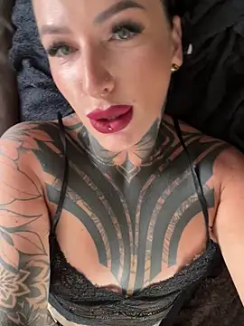 InkedBiitch online show from September 10, 2025, 8:14 am