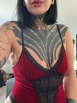 Snapshot of InkedBiitch chatting on May 13, 2026, 4:43 am InkedBiitch online show from May 13, 2026, 4:43 am
