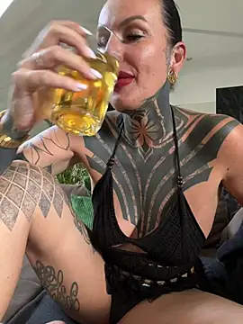 Snapshot of InkedBiitch chatting on July 1, 2026, 1:34 pm InkedBiitch online show from July 1, 2026, 1:34 pm