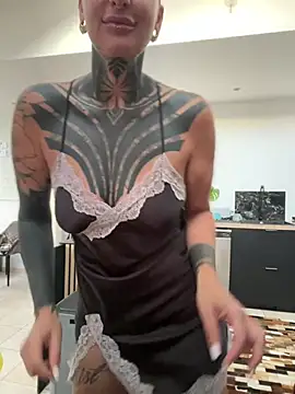 Snapshot of InkedBiitch chatting on July 17, 2026, 4:52 am InkedBiitch online show from July 17, 2026, 4:52 am
