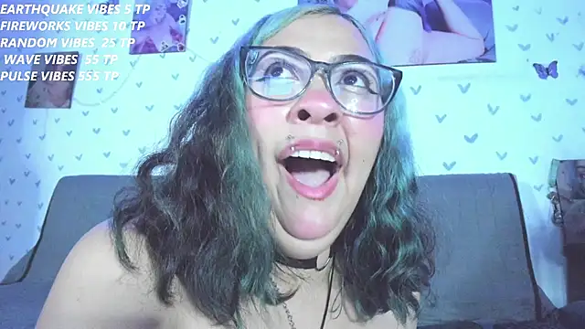 Snapshot of OnlyBluex chatting on January 8, 2025, 7:34 am OnlyBluex online show from January 8, 2025, 7:34 am